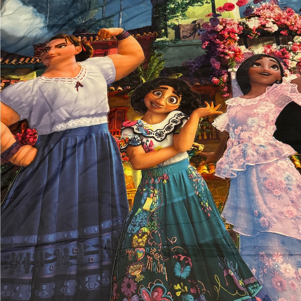 Disney Encanto Toddler / Crib Bed Comforter Blanket